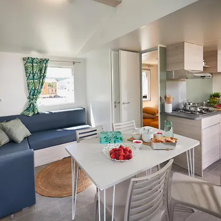 Kemping Le Village De Florine Coëx