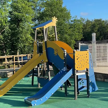 Le Village De Florine Camping 3*