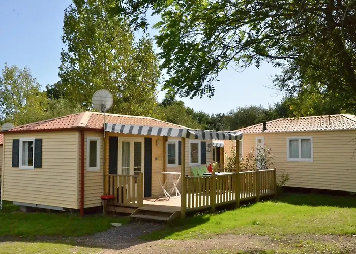 Kemp Le Village De Florine