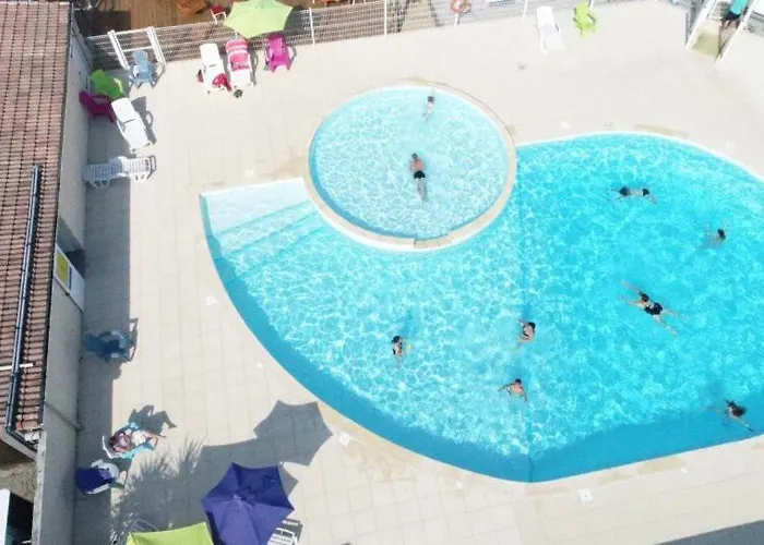 Le Village De Florine