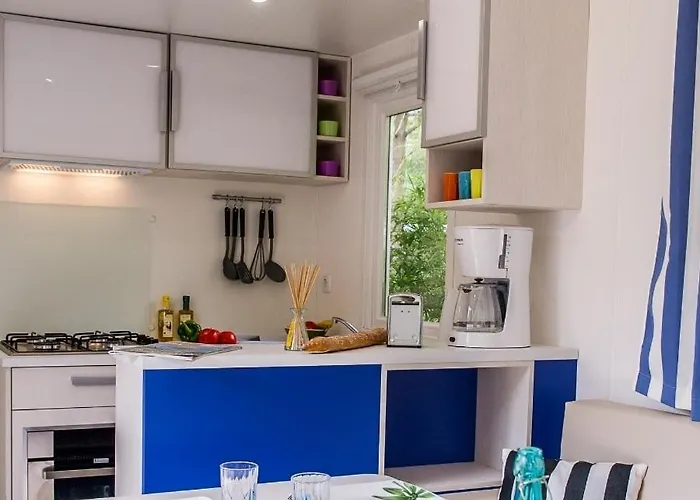 Kemp Le Village De Florine