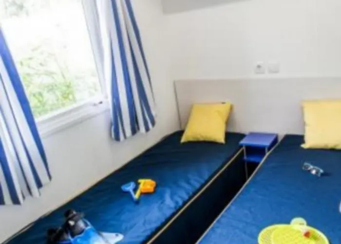 Kemp Le Village De Florine