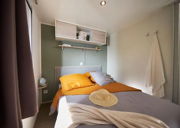 Le Village De Florine 3*